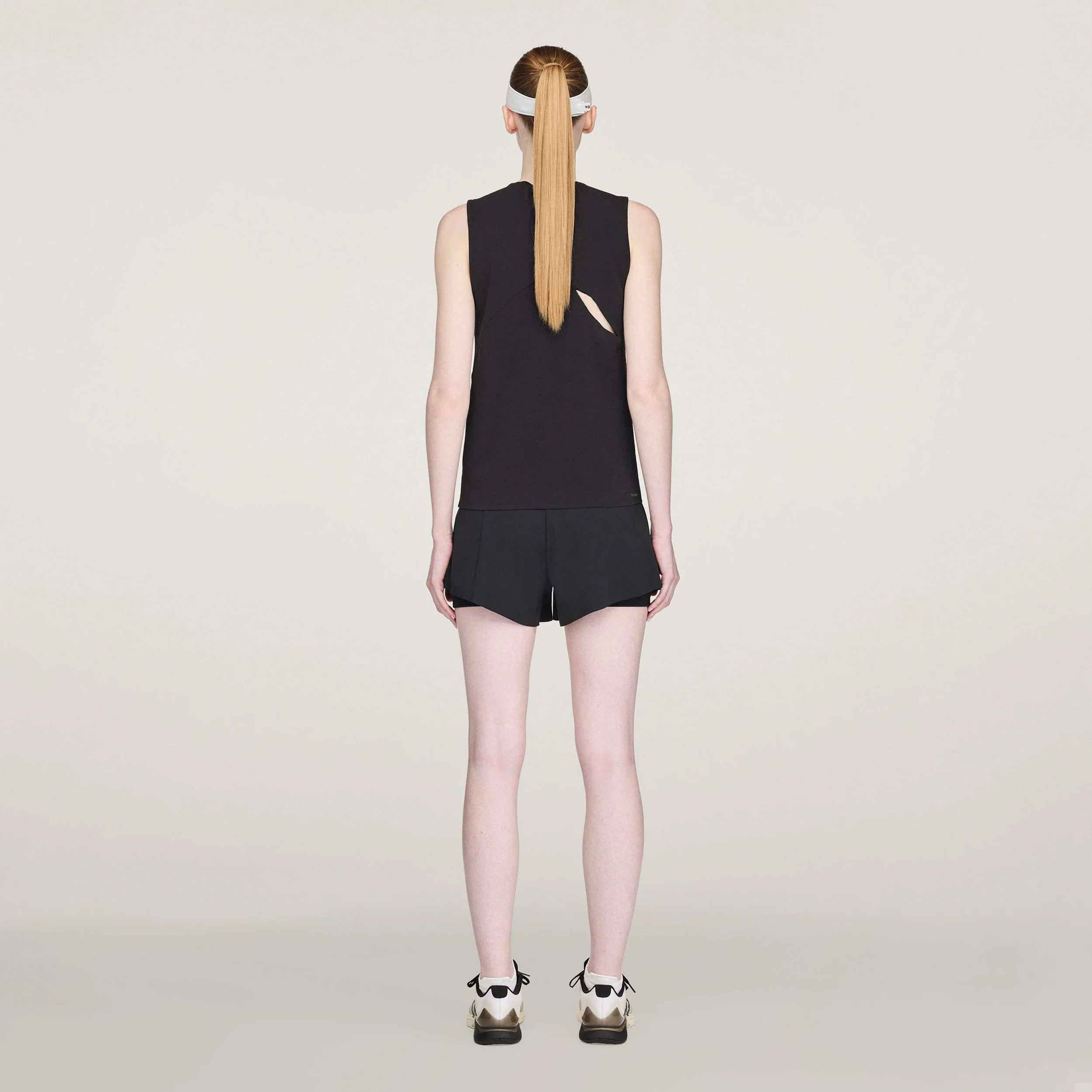 Y-3 Match Shorts Damen-Schwarz - Image 3