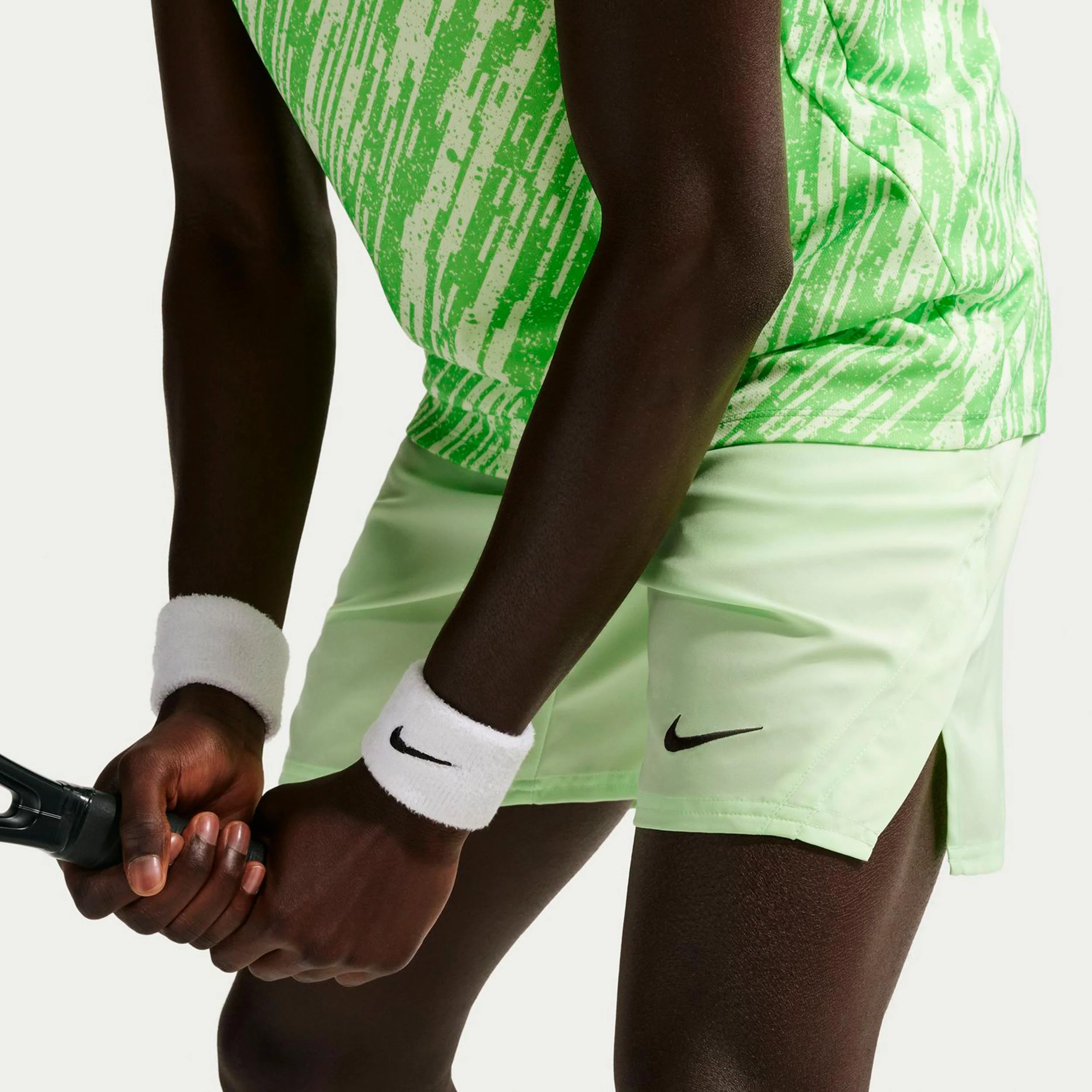Court Victory Dri-Fit 7in Shorts Herren - limette - Image 5